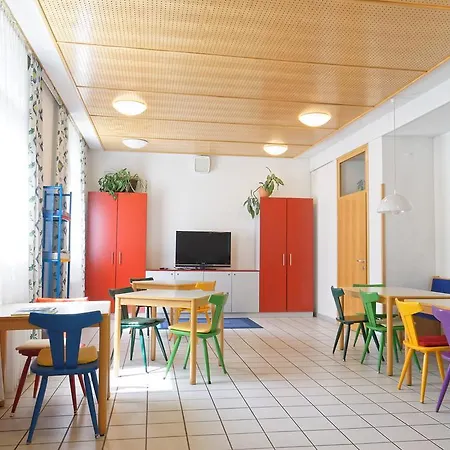 Jugendgästehaus *