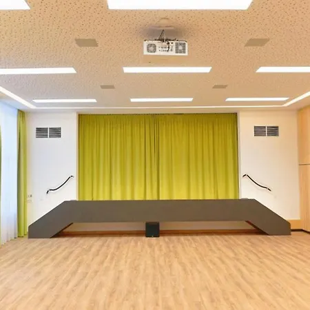 局根巴德伊舍旅社 旅馆 *